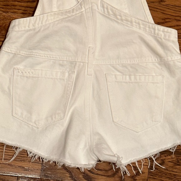 BLANKNYC Overall Shorts - Picture 3 of 6